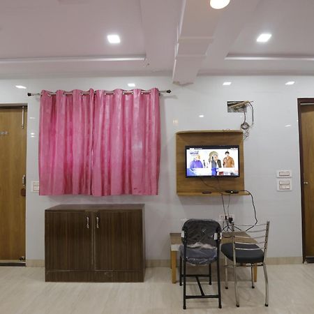 Basil Inn Home Stay Walking Distance From Taj Mahal Agra 阿格拉 外观 照片