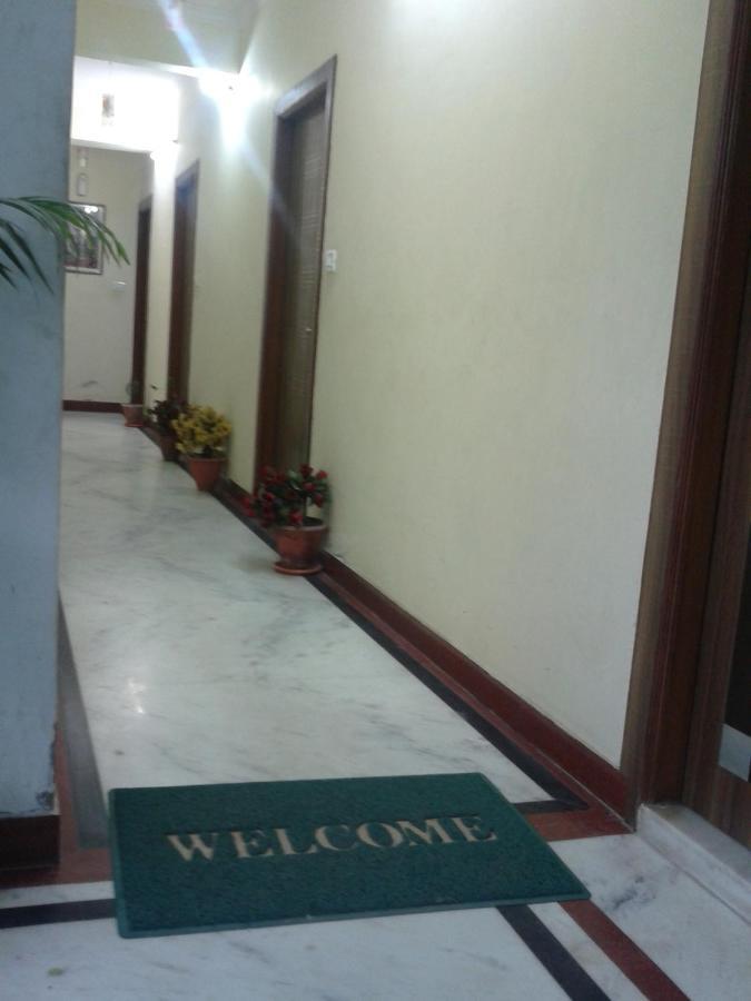 Basil Inn Home Stay Walking Distance From Taj Mahal Agra 阿格拉 外观 照片