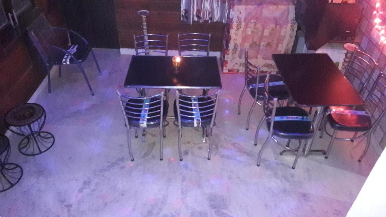 Basil Inn Home Stay Walking Distance From Taj Mahal Agra 阿格拉 外观 照片