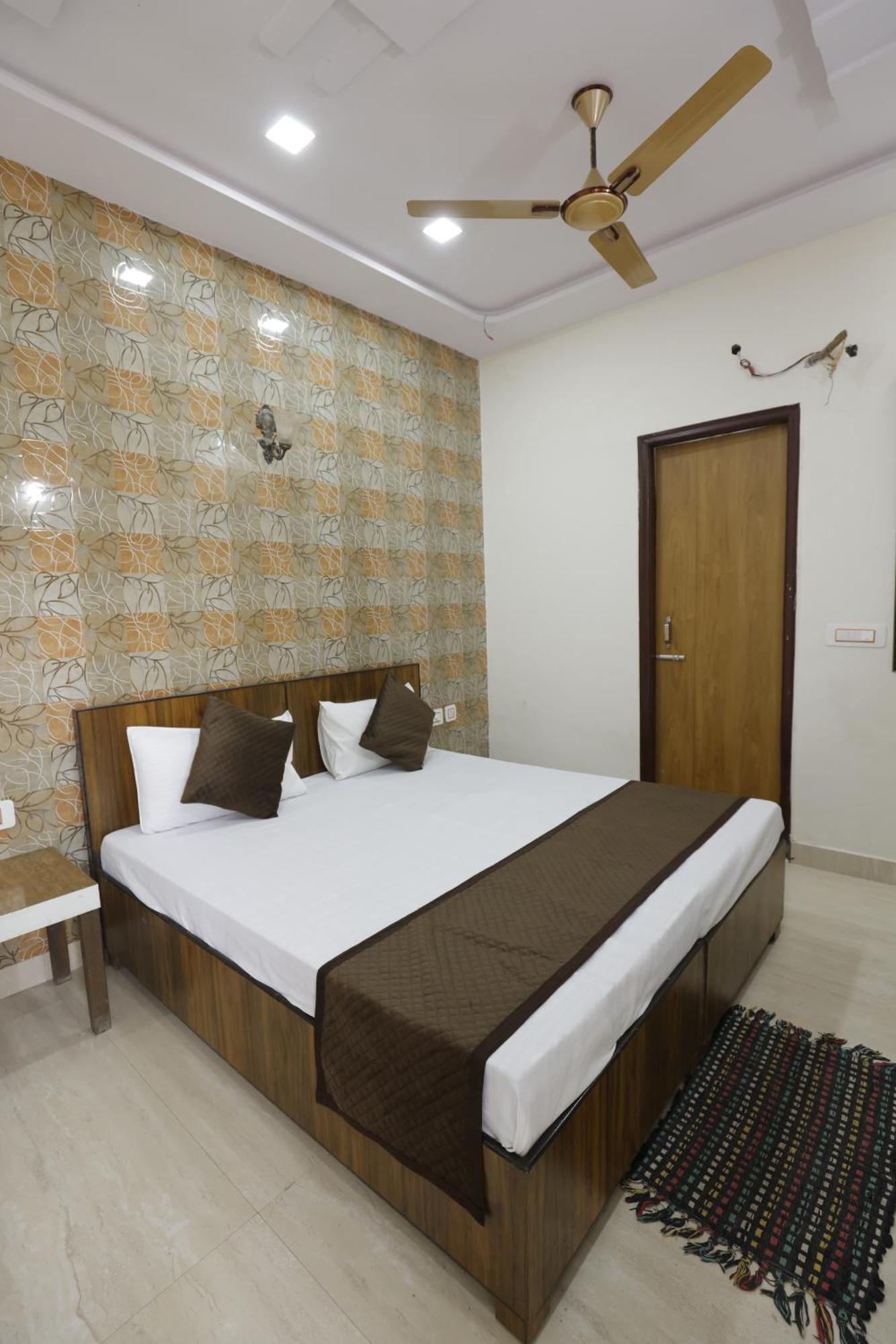 Basil Inn Home Stay Walking Distance From Taj Mahal Agra 阿格拉 外观 照片